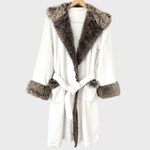 Pottery Barn Other - Pottery Barn Faux Fur Ombre Robe Soft Plush Hooded